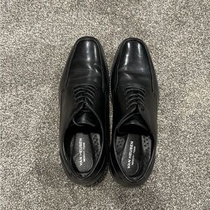 Van Heusen Men's Black Dress Shoes